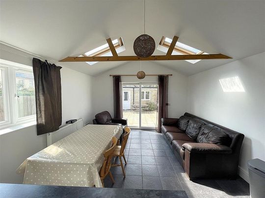 7 bedroom house share to rent - Photo 1