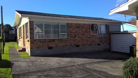 2 Bedroom Unit, (single garage & lawns mown) - Photo 4