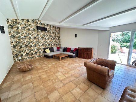Maison Meublée Plain Pied 5 Chambres Piscine Lagon Grans - Photo 3