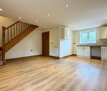 2 bedroom semi-detached house to rent - Photo 6