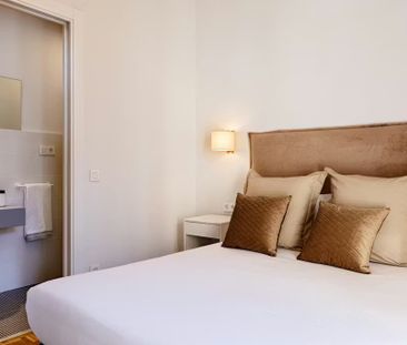 Calle de Sicília, Barcelona, Catalonia 08013 - Photo 6