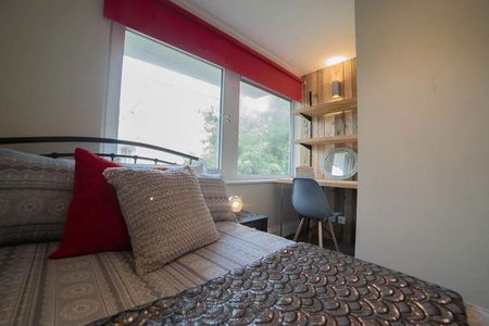 4 bedroom apartment to rent - Photo 3