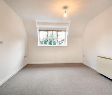 2 bedroom maisonette to rent - Photo 2