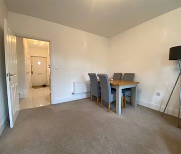 Redstart Croft, Bracknell Redstart Croft, Bracknell - Photo 2