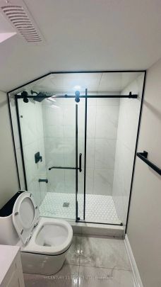 Detached Home For Lease | W9229421 - Photo 1