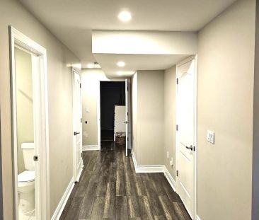 Detached Home For Lease | N9244720 - Photo 4
