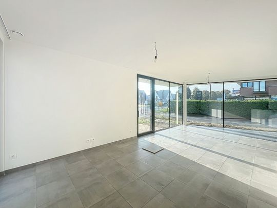 Prachtig nieuwbouw appartement met twee slaapkamers, terras en tuin - Photo 1