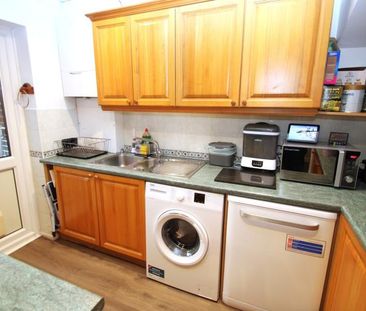 3 bedroom terraced house to rent - Photo 6