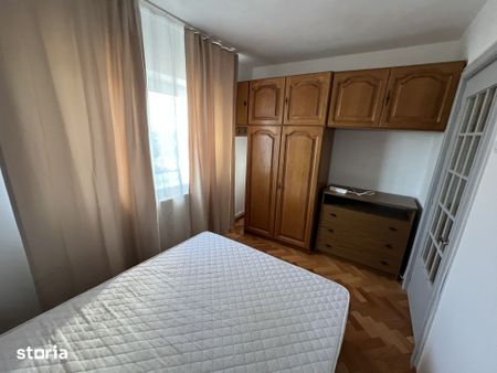 INCHIRIEZ apartament 3 camere decomandat, zona Parc Sub Arini - Photo 3