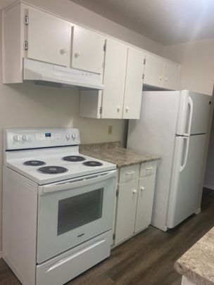 KATHARINE APARTMENTS 2BD/1BA - Photo 1