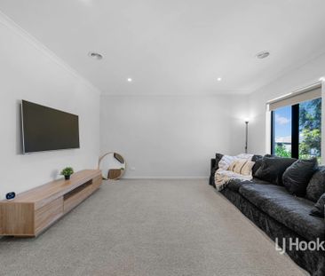 8 Gosfield Drive, Werribee VIC, Belconnen - Photo 2