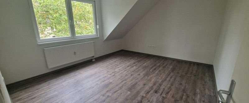 Ab 01.12 - Über den Dächern von Düsseldorf-Benrath, Moderne 2-Zimmer-Wohnung - Photo 1