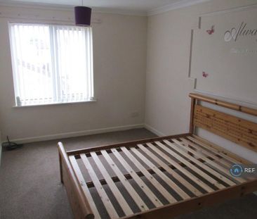 3 bedroom end of terrace house to rent - Photo 6