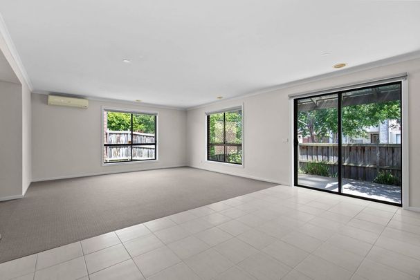 Immaculate Four-Bedroom Home in Prime Lyndhurst Location! - Photo 1