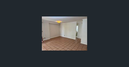 Spacious 2 bedroom + Study apartment - Photo 2