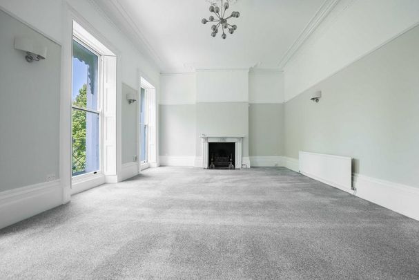 5 bedroom townhouse to rent - Photo 1