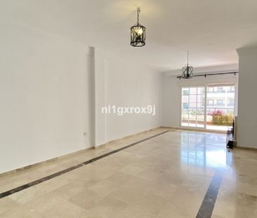 2 Bedroom Apartment For Rent in Nueva Andalucía, Málaga - Photo 5