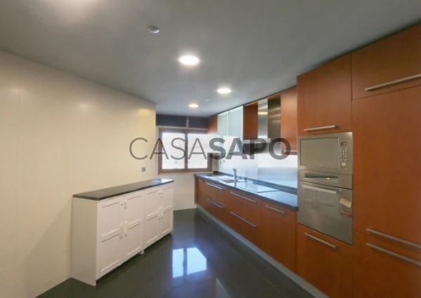 Apartamento T2 para alugar na Amadora