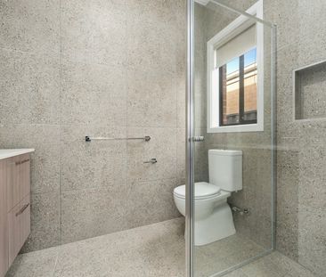 MODERN FAMILY HOME IN SOUGHT-AFTER LOCATION - Photo 6