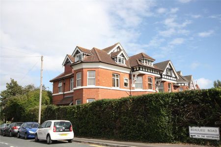 2 bedroom maisonette to rent - Photo 3