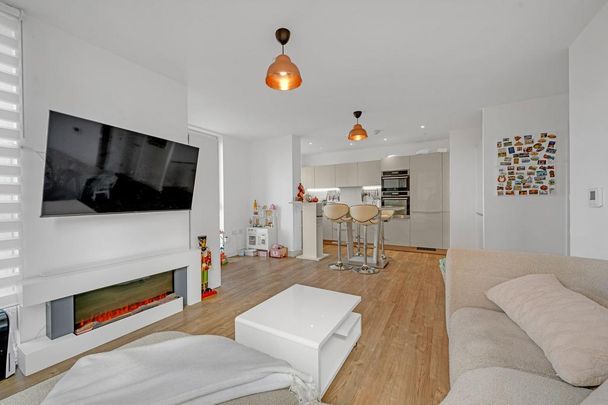 3 bedroom flat to rent - Photo 1