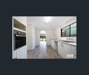 Four bedroom family living! - Photo 6