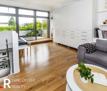 Townhouse in Vancouver West Side, BC - Photo 6