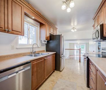 For Lease - 1403 Glen Rutley Circle, Mississauga, Ontario - Photo 2