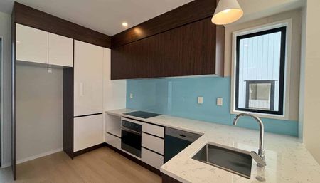 Brand New 2 Bedroom townhouse!! - Photo 2