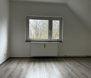 Renovated spacious 2-room apartment available immediately - Foto 1