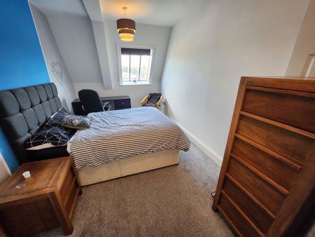 2 bedroom flat to rent - Photo 4