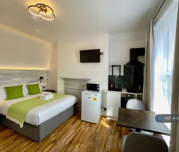 Studio to rent - Photo 4