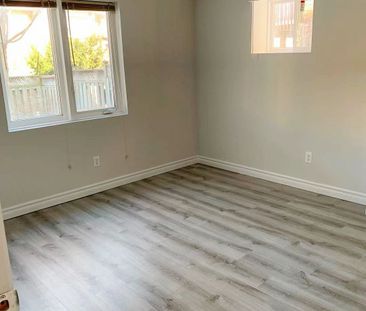 For Lease - 38 Grover Hill Bsmt Avenue, Richmond Hill, Ontario - Photo 5