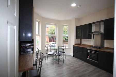 5 bedroom semi-detached house to rent - Photo 2