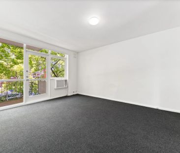 One bedroom Fresh as a Daisy! - Photo 1