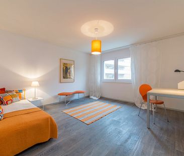 Grosszügiges Wohnen für Sie und Ihre Familie! - Photo 1