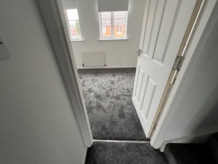 3 Bed Semi-Detached House, Leegrange Road, M9 - Photo 3