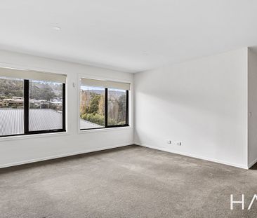 1/24 Dumbarton Dr, Geilston Bay - Photo 1