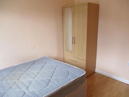 Great Apartment, 68c University Avenue, Queens Quarter, Belfast - Photo 2