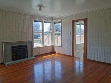 Secure 3 bedrooms home close to River - Photo 3