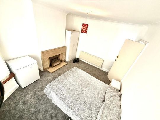 House share to rent - Photo 1