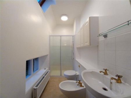 4 bedroom apartment to rent - Photo 3