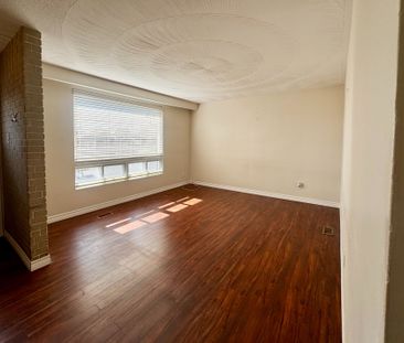 For Lease - 135 Luxury Avenue Unit# Main, Bradford West Gwillimbury... - Photo 1