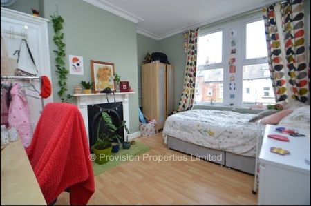 6 Bedroom Student Houses in Woodhouse - Photo 4