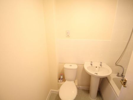 One Bedroom First Floor Flat for Rent in Kents Hill, Milton Keynes - Photo 5