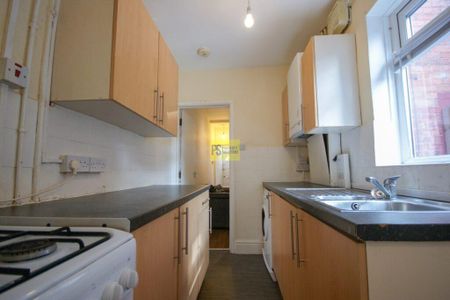 2 bedroom terraced house to rent - Photo 5