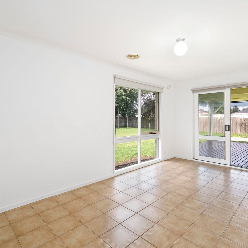 3 Mirboo Court, Brookfield. - Photo 1