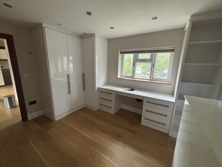 4 Bed Terraced House, Moat Crescent, N3 - Photo 3