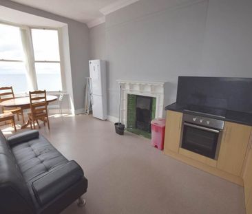 3 bedroom flat to rent - Photo 1