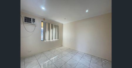 Low-Maintenance Living in a Convenient South Hedland Location - Photo 2